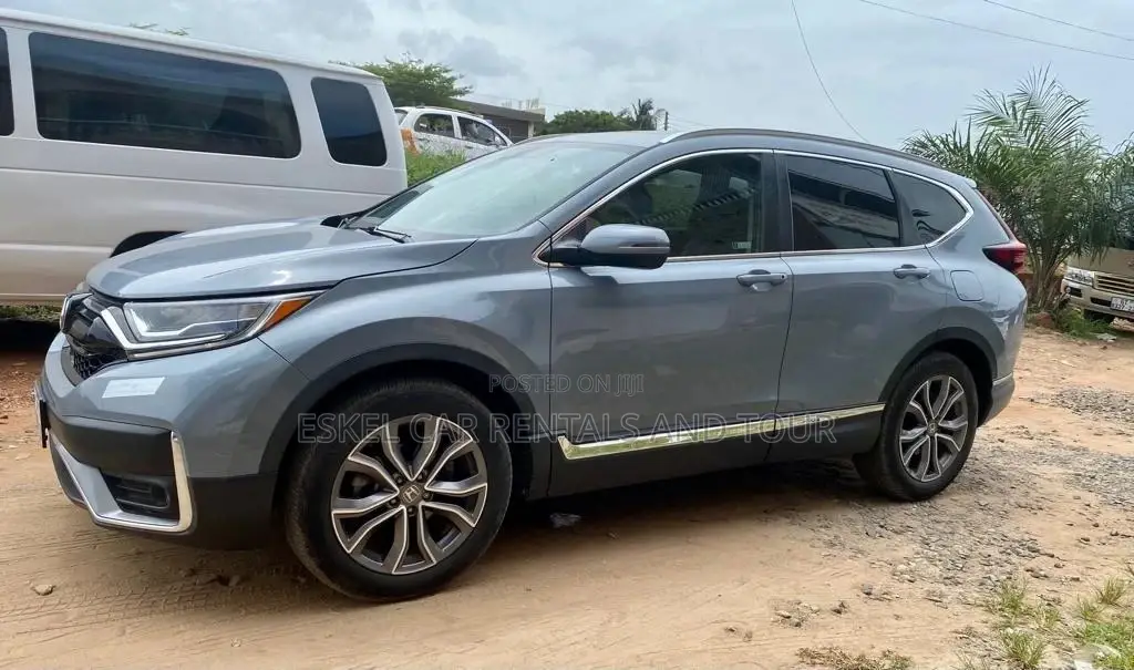 Honda Cr-v for Rent Comes With a Driver
