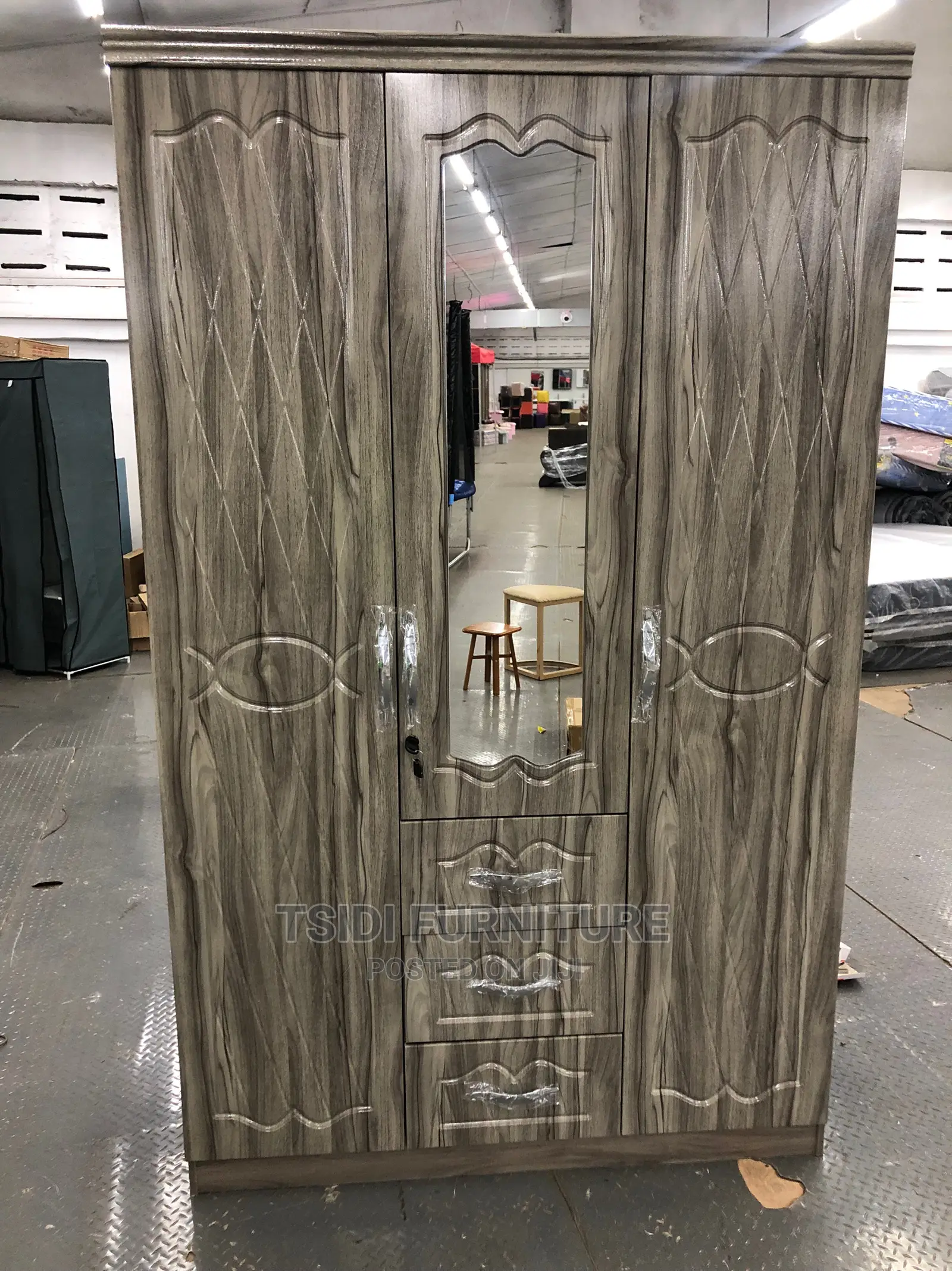 Quality Three Door Wardrobe