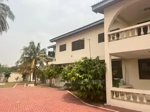 8bdrm Mansion in Tema Metropolitan for sale