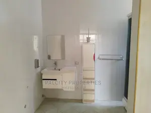 8bdrm Mansion in Hilltop, Kumasi Metropolitan for sale
