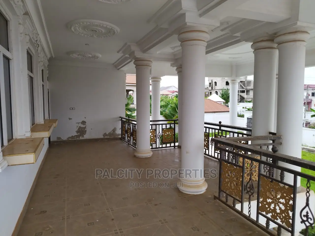 8bdrm Mansion in Hilltop, Kumasi Metropolitan for sale