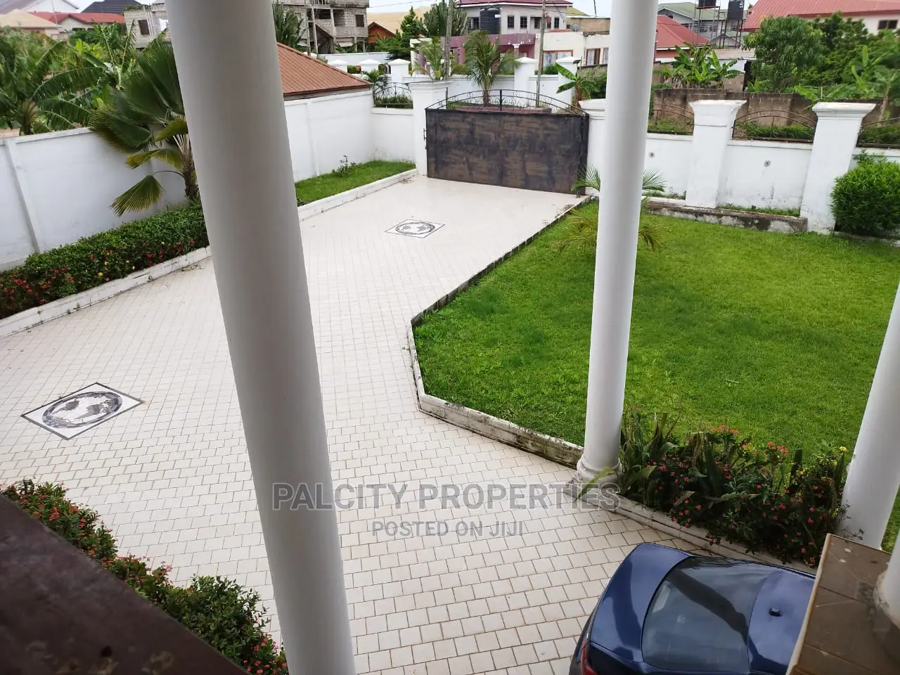 8bdrm Mansion in Hilltop, Kumasi Metropolitan for sale