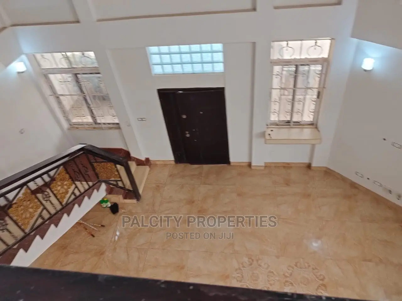 8bdrm Mansion in Hilltop, Kumasi Metropolitan for sale