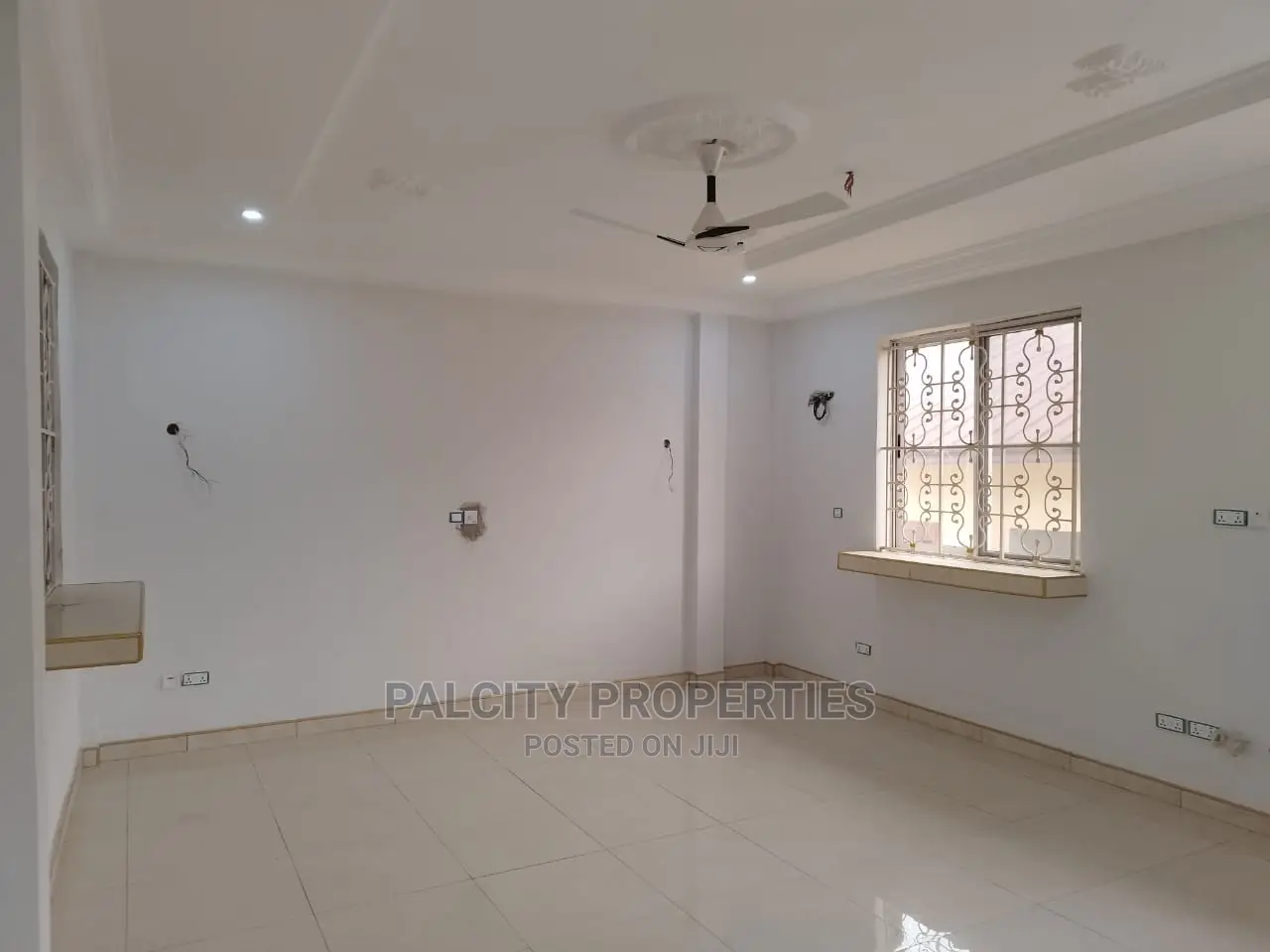 8bdrm Mansion in Hilltop, Kumasi Metropolitan for sale