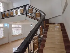 8bdrm Mansion in Hilltop, Kumasi Metropolitan for sale