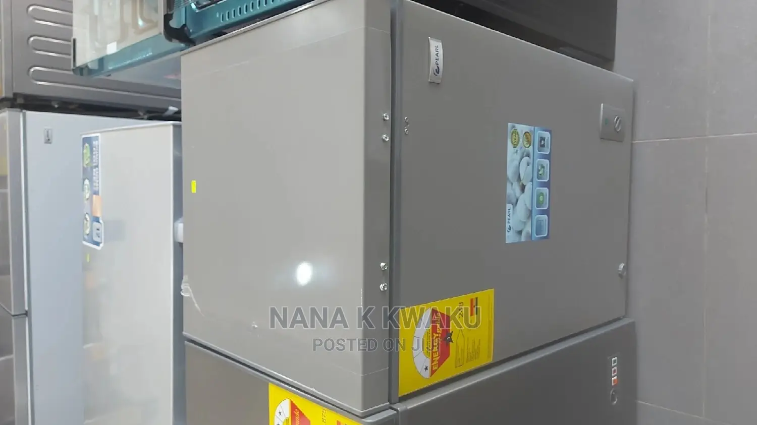 Aquahdaz/Pearl New Chest Freezer 100ltrs