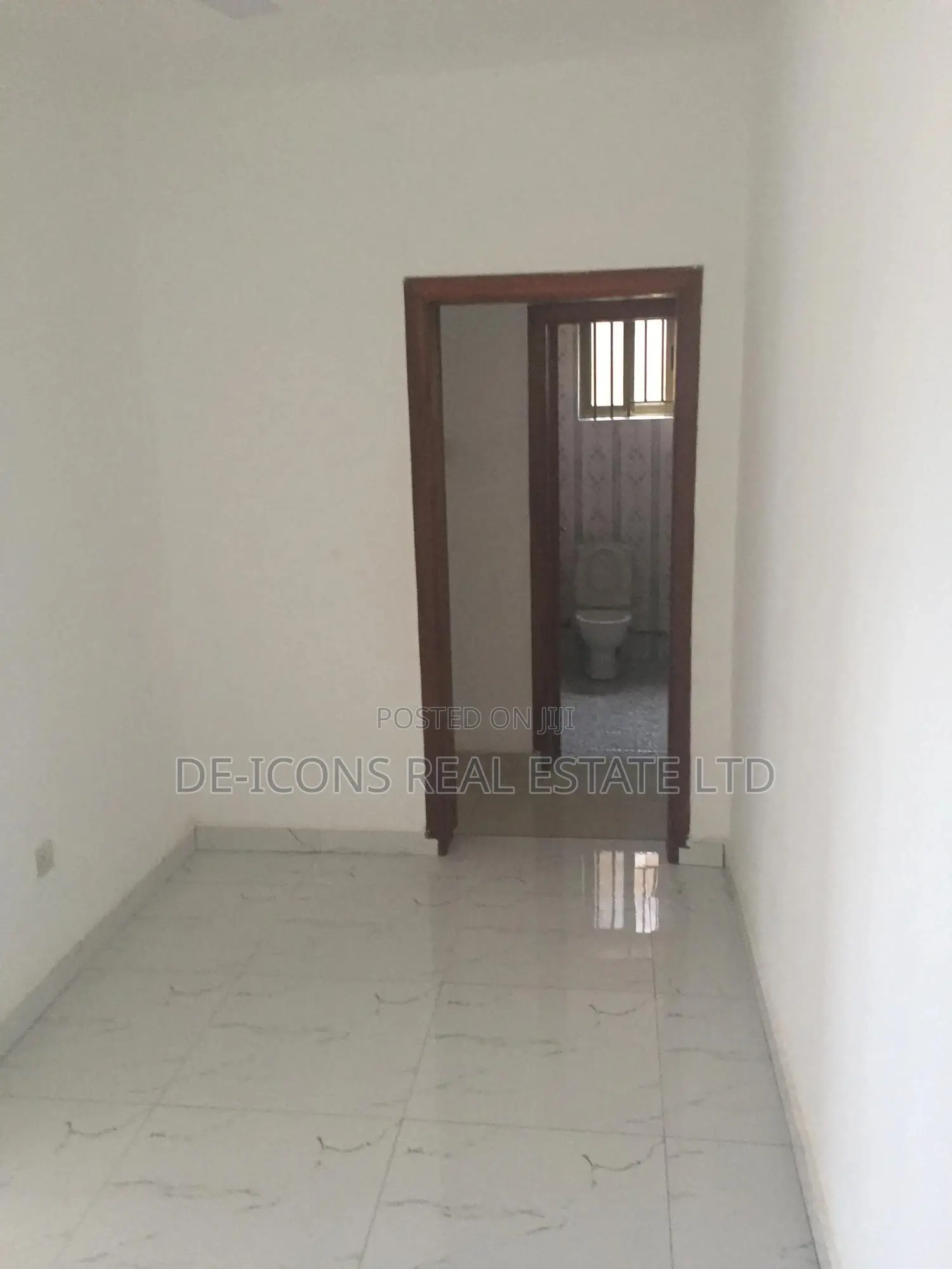 2bdrm Duplex in De-Icons Real, Ga South Municipal for rent