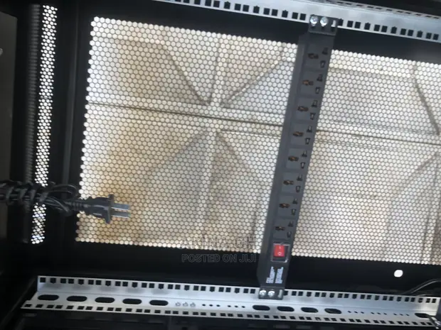 32u Network Cabinet 600x600 With Fan 7
