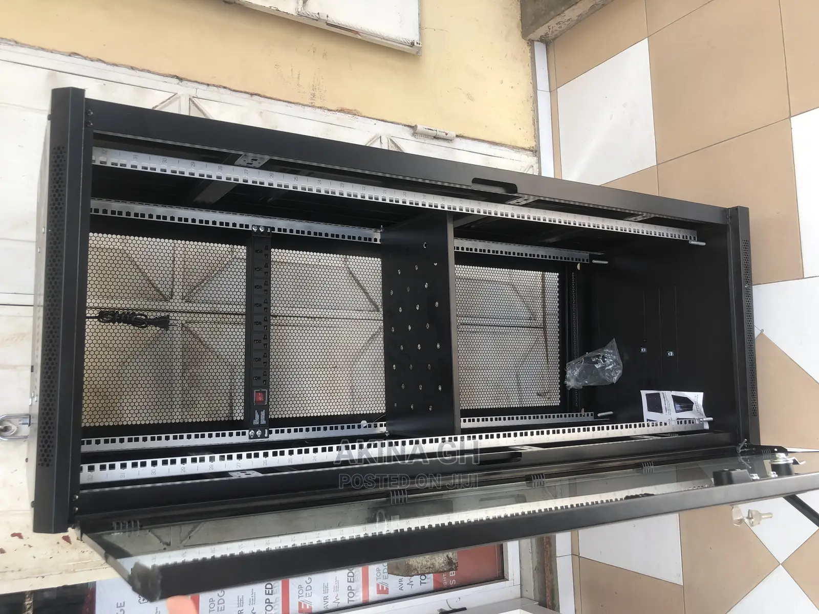 32u Network Cabinet 600x600 With Fan