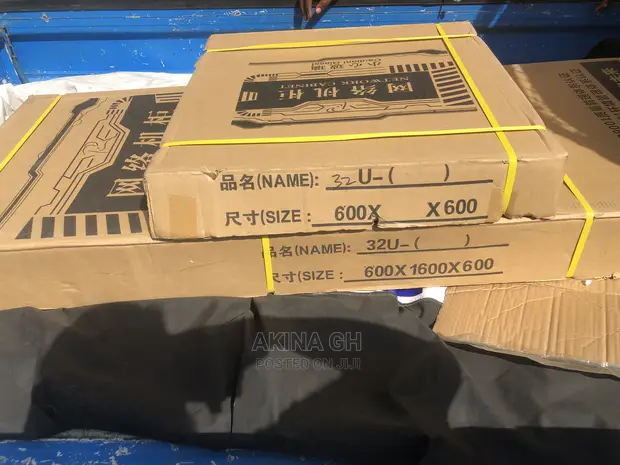 32u Network Cabinet 600x600 With Fan 3