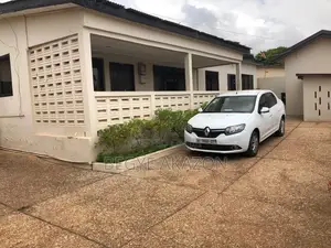 5bdrm House in Up Road Access Bank, East Legon for rent