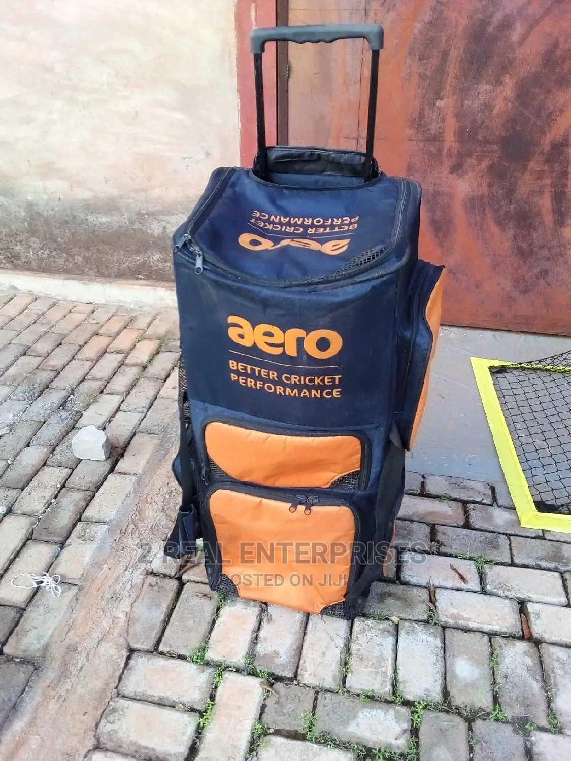 Aero Stand Up Tour Bag