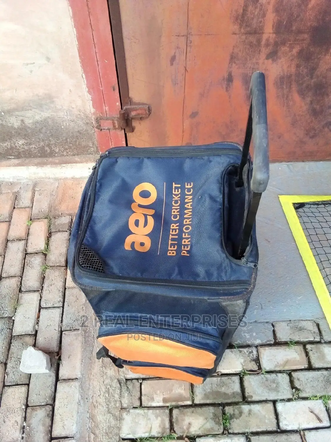 Aero Stand Up Tour Bag
