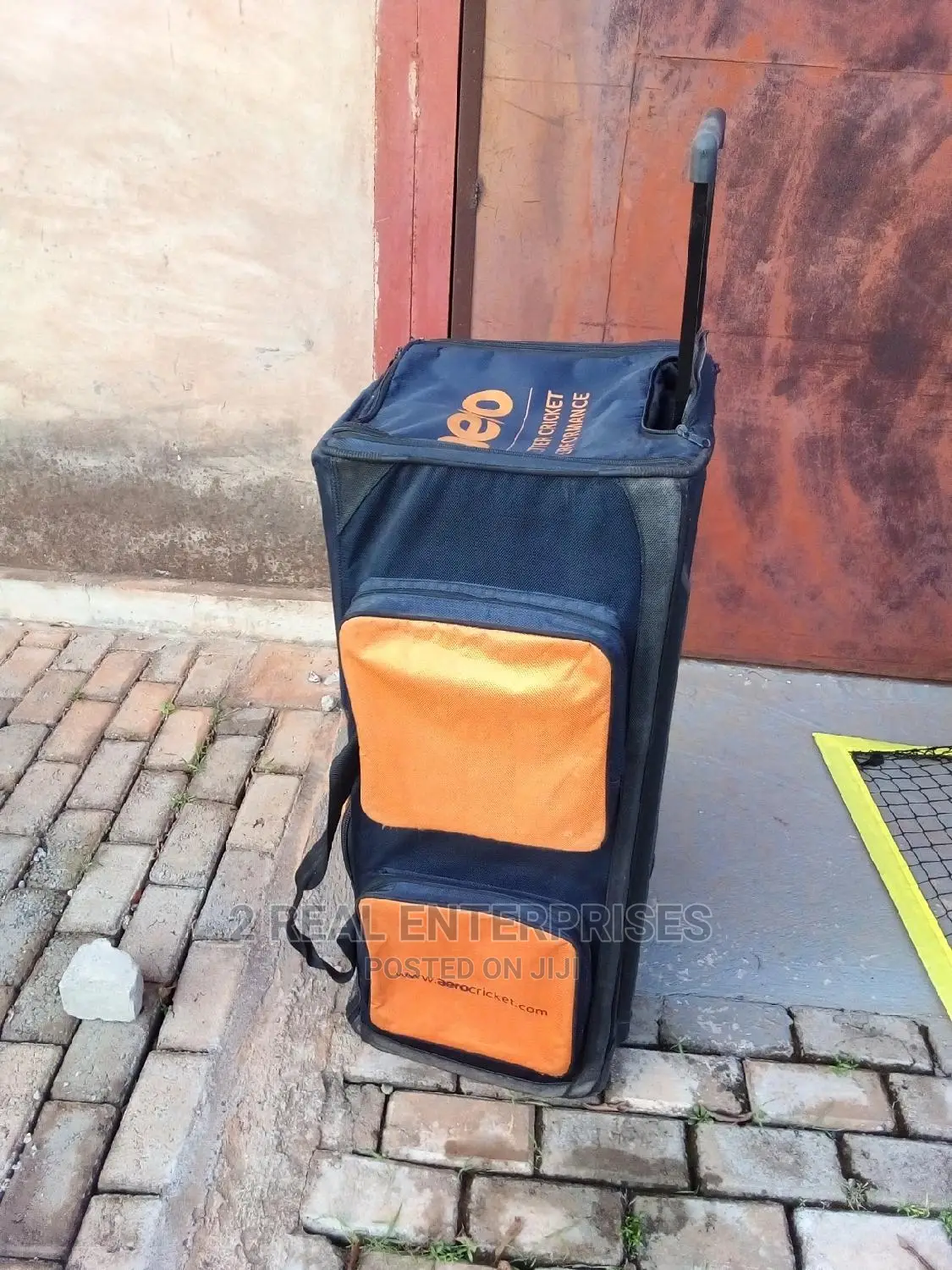 Aero Stand Up Tour Bag