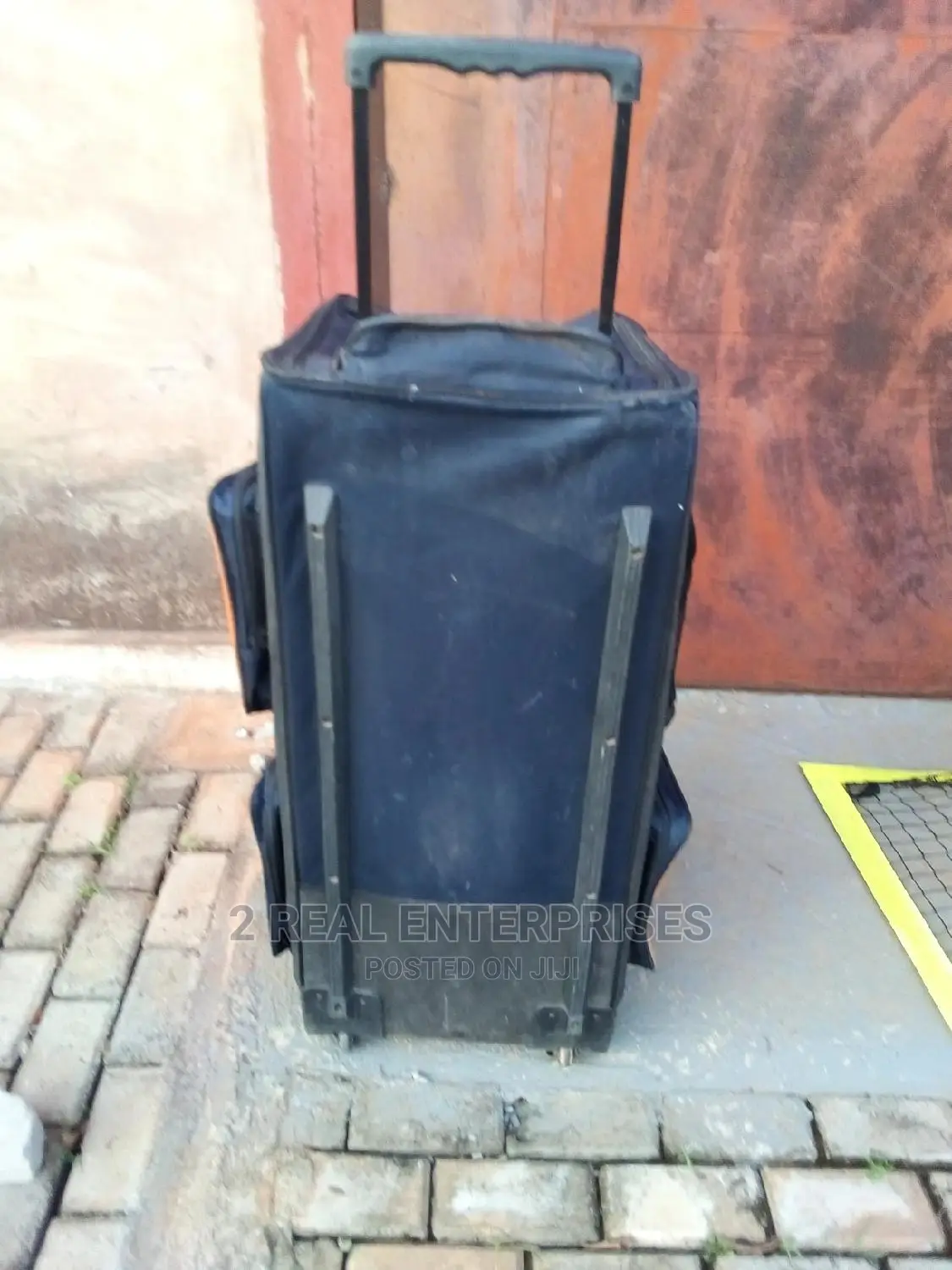 Aero Stand Up Tour Bag