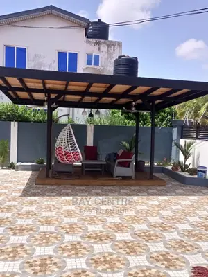 Morden Pergola