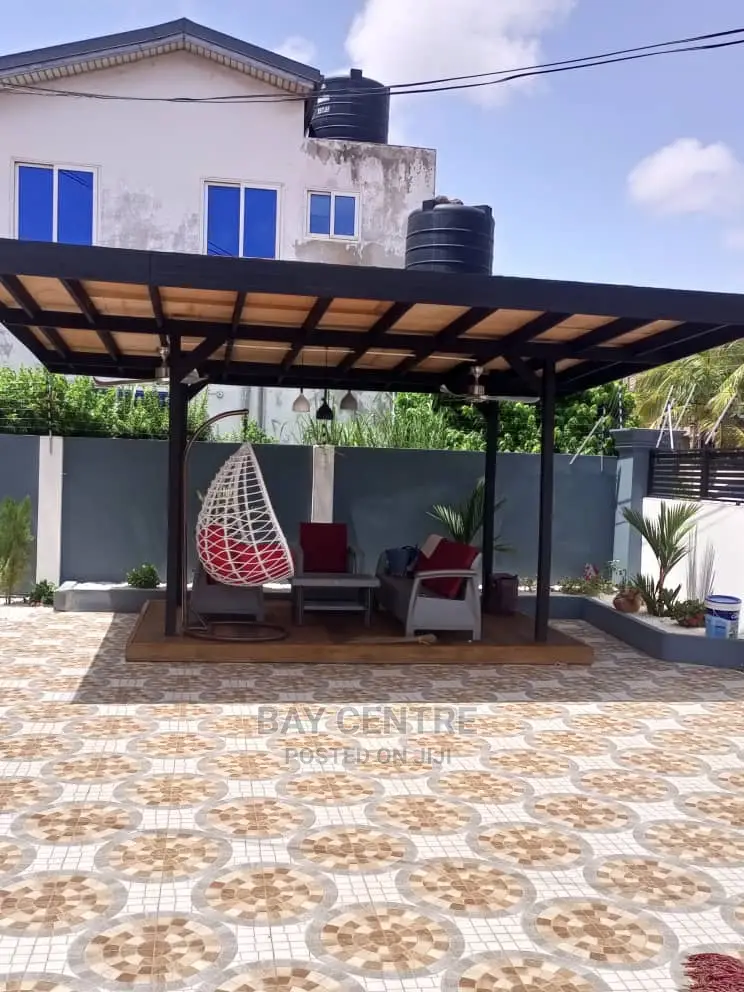 Morden Pergola