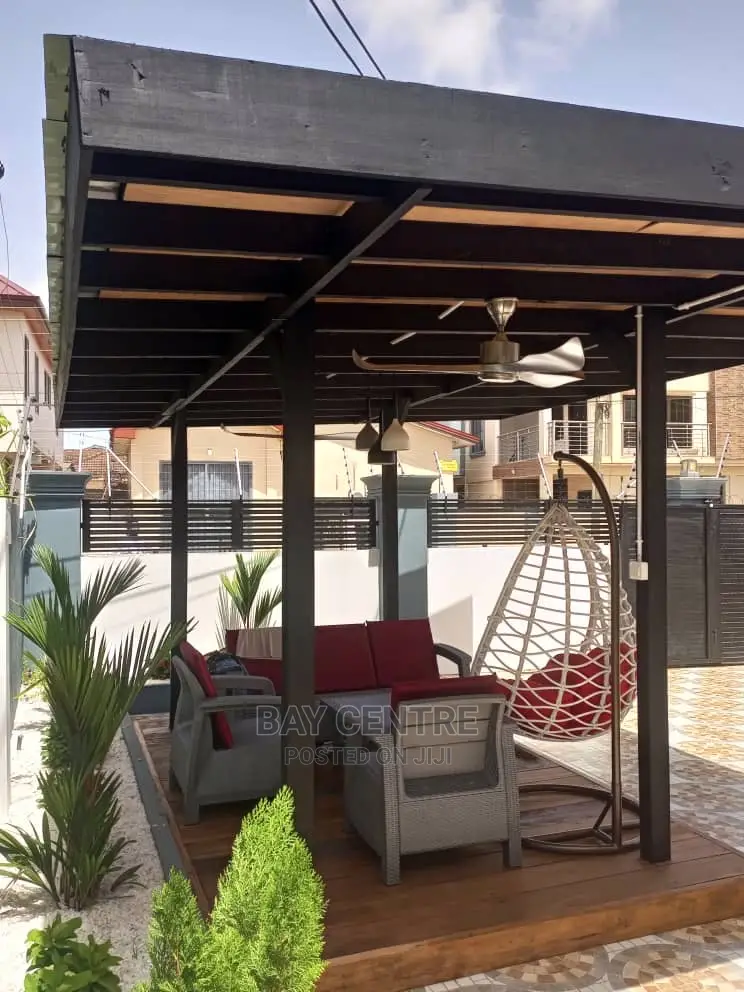 Morden Pergola