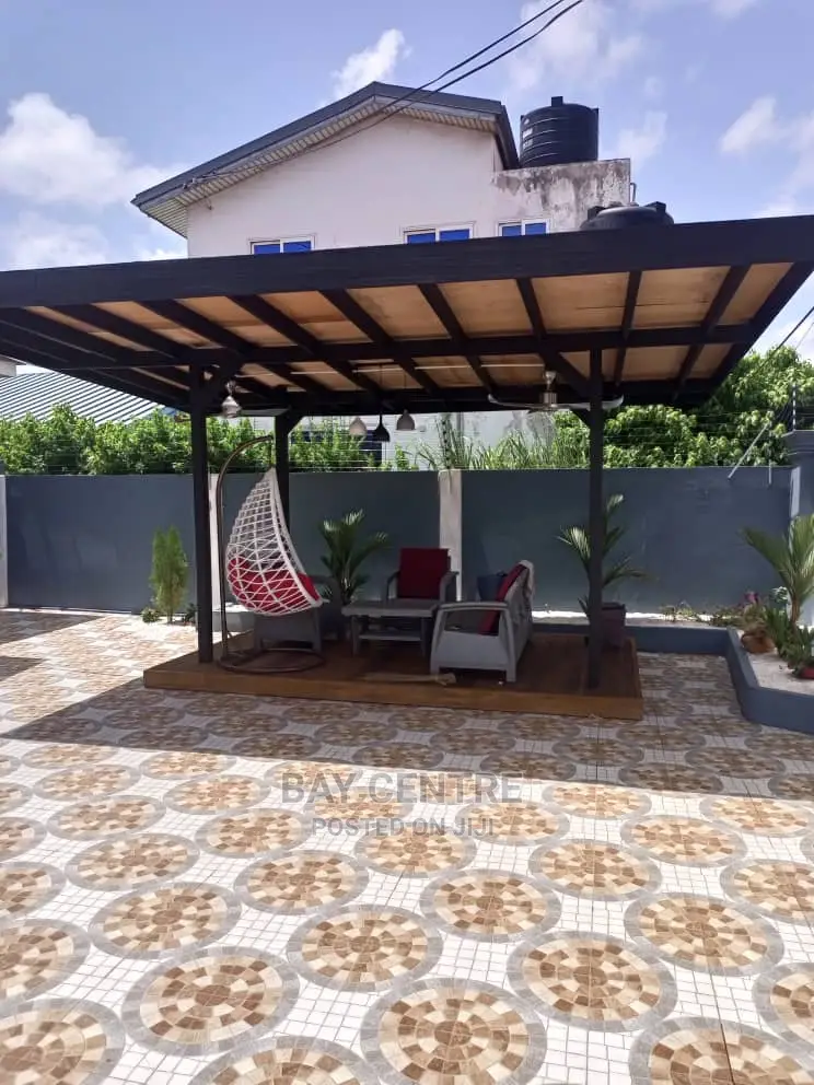 Morden Pergola