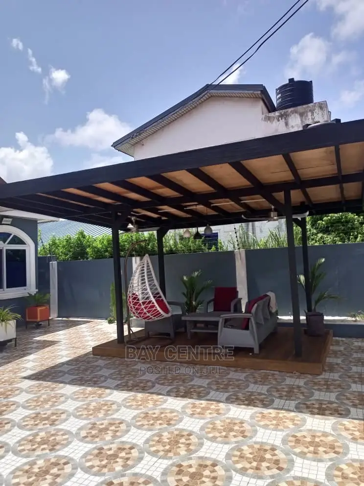 Morden Pergola