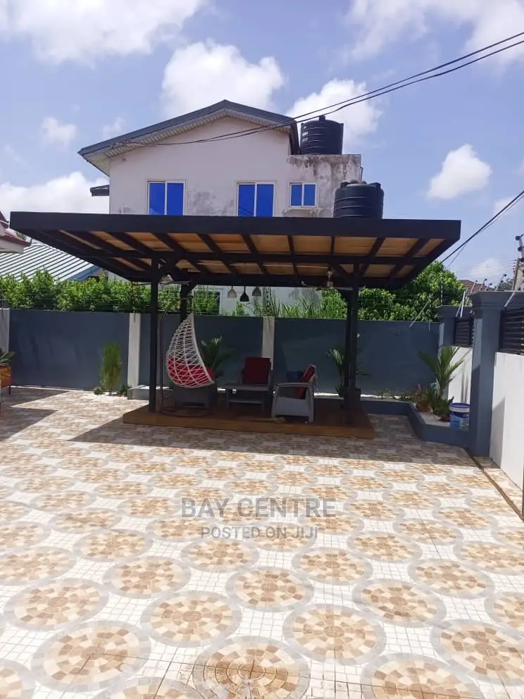 Morden Pergola