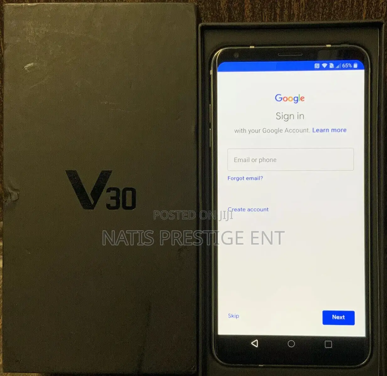 New LG V30 64 GB Black