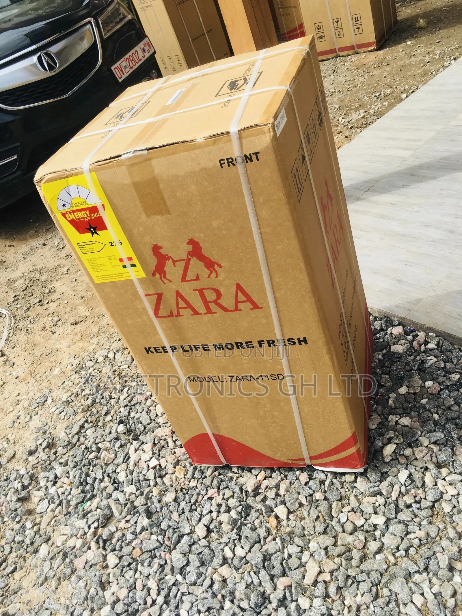 Zara Lock and Key Table Top Zara-11sd Refrigerator 