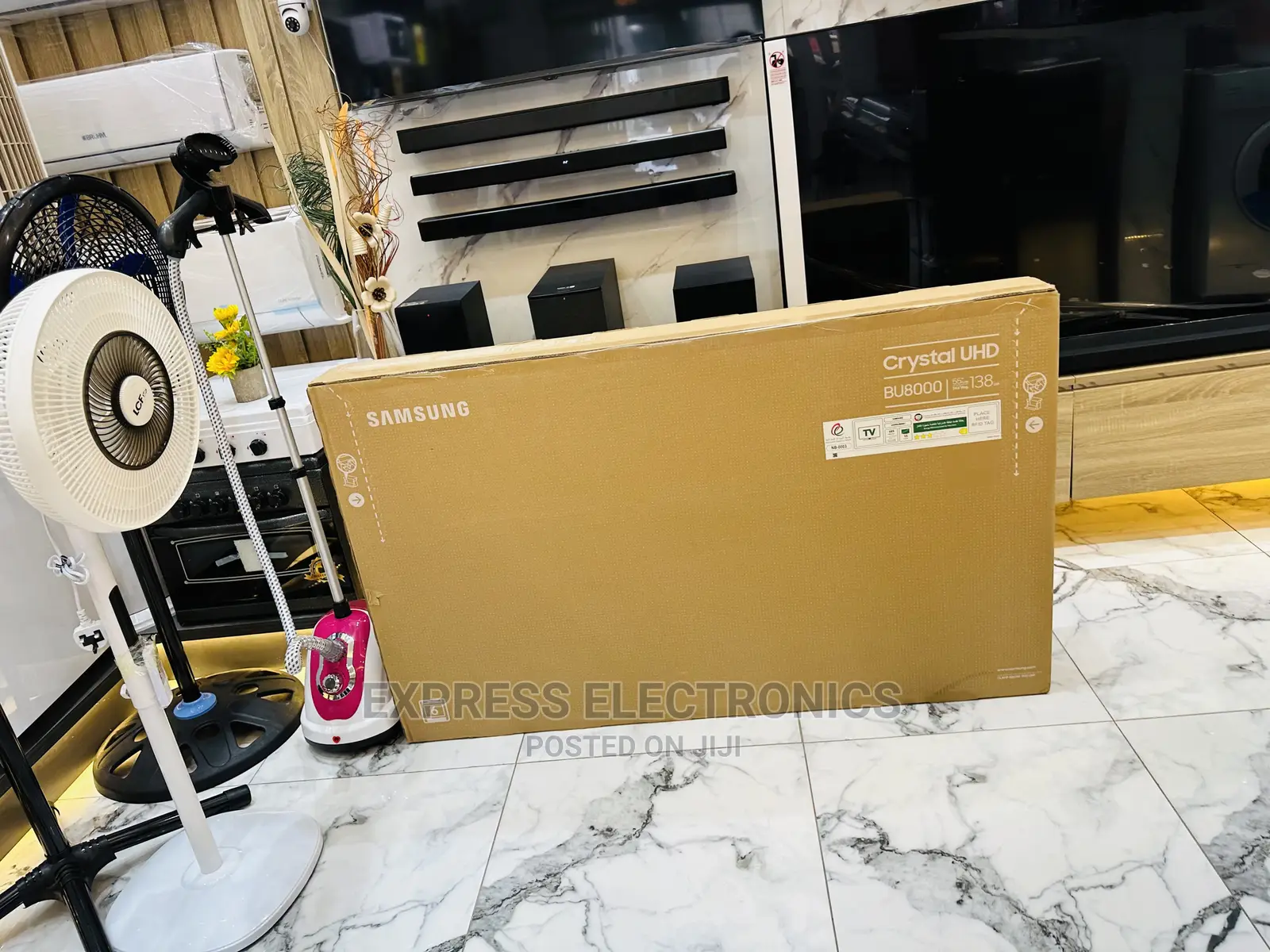 Samsung UHD Smart 55”Au8000 Tv Glossy Display