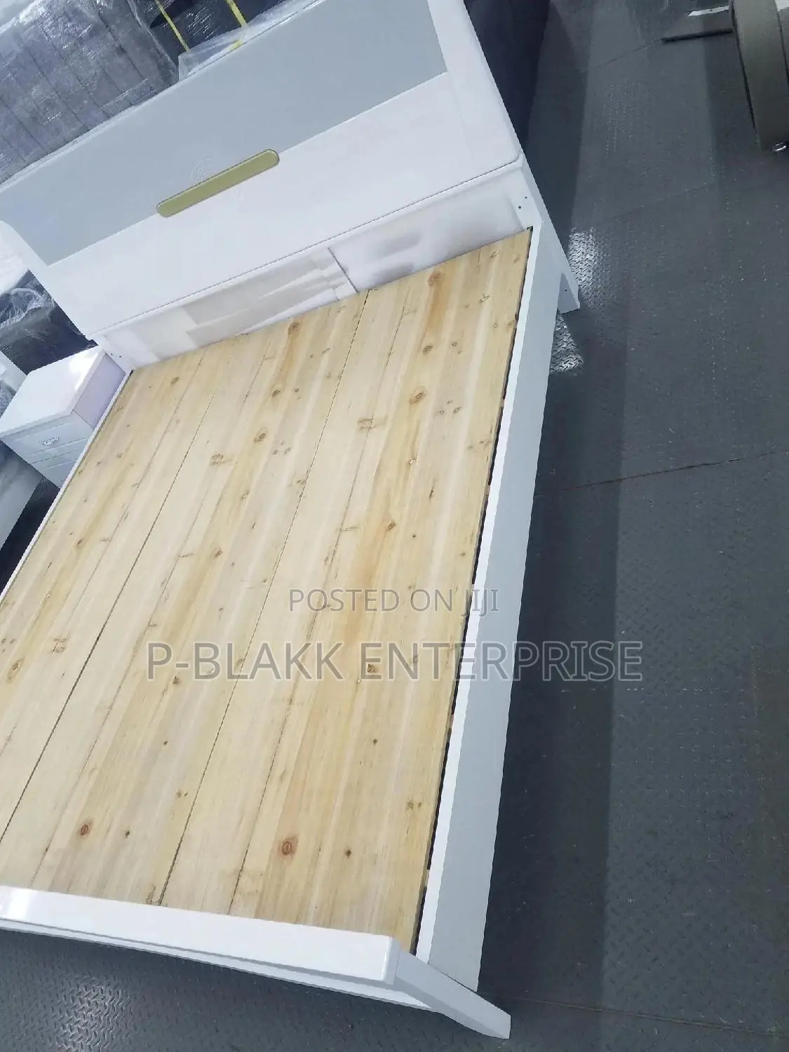 Queen Size Bedframe