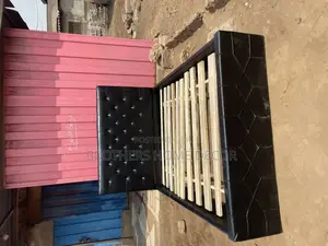 Black  Bedframe Queen Size 60x80 // Very Strong