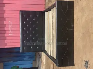 Black  Bedframe Queen Size 60x80 // Very Strong