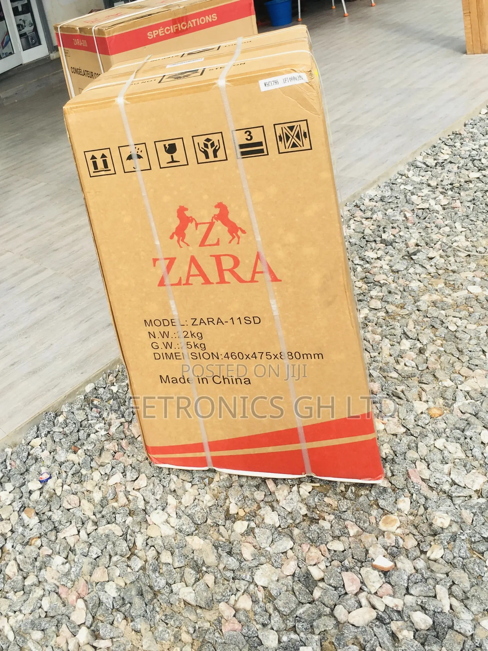 Zara-11sd 4 Shelves Tabletop Single Door 