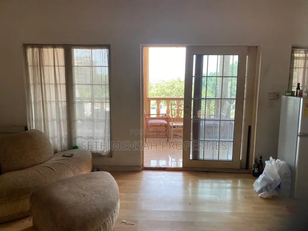 5bdrm House in Dzorwulu for sale