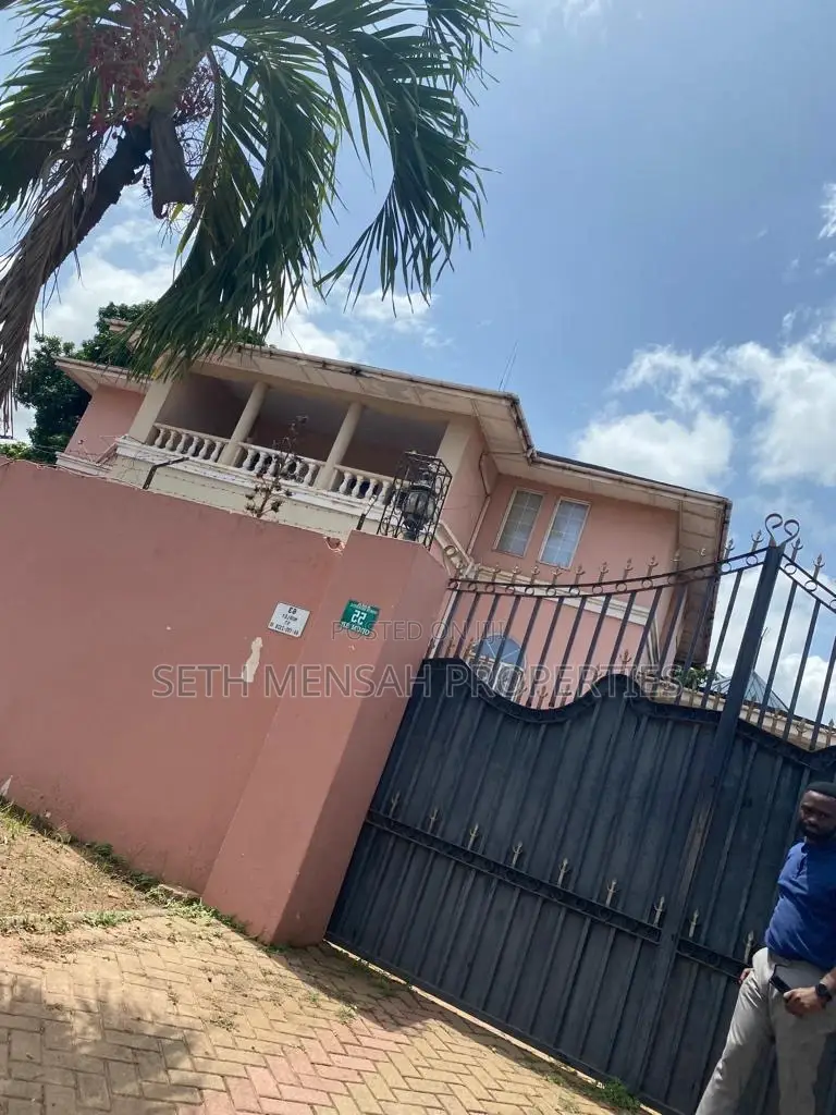 5bdrm House in Dzorwulu for sale