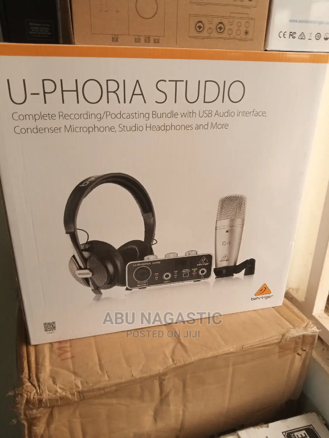 Behringer U-Phoria Studio Bundle Set