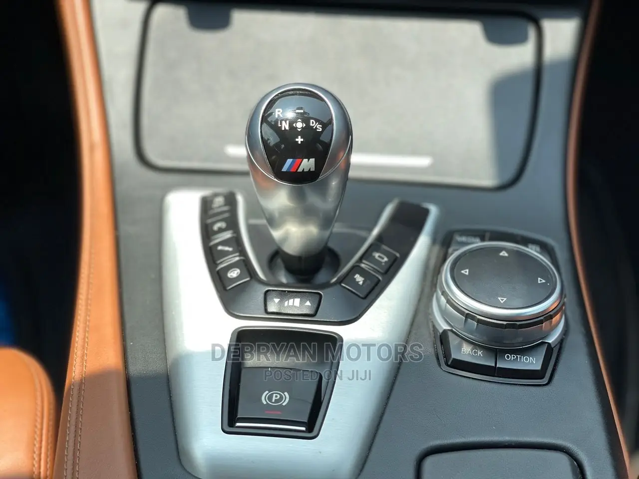 BMW M5 Base RWD 2016 Gray