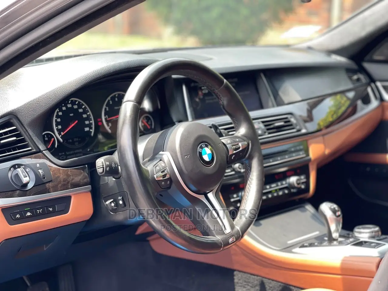 BMW M5 Base RWD 2016 Gray