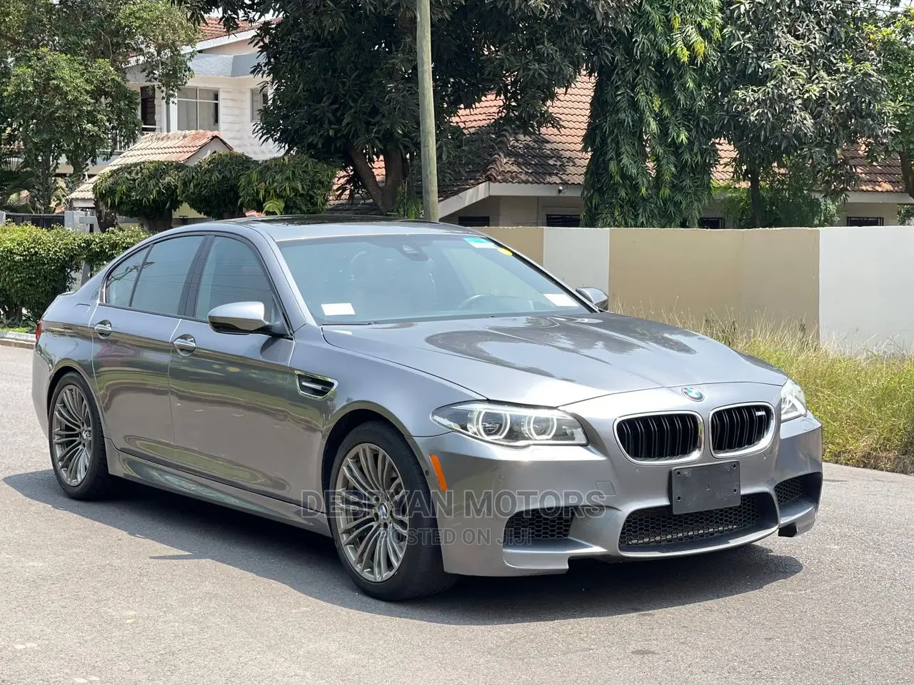 BMW M5 Base RWD 2016 Gray
