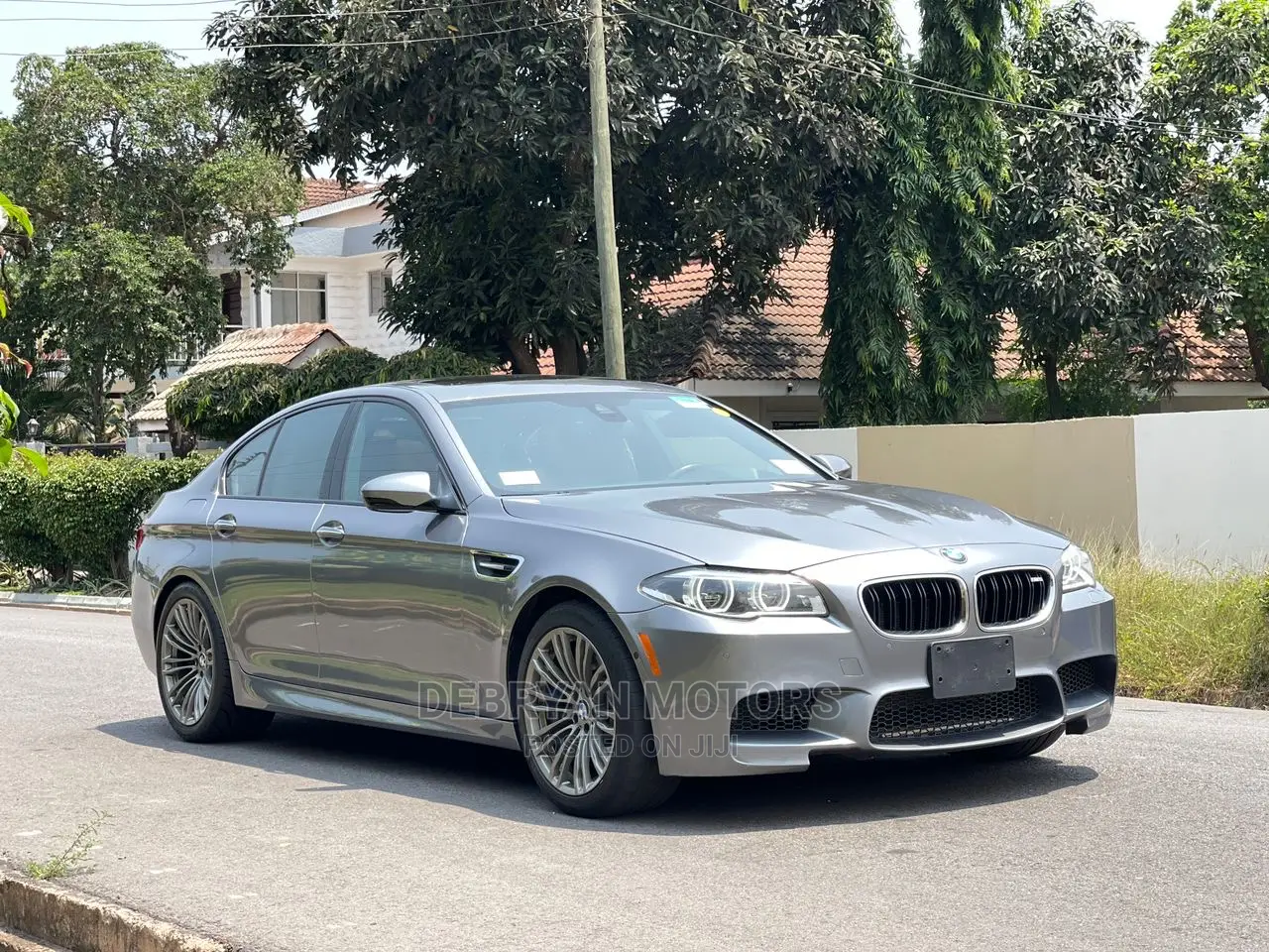 BMW M5 Base RWD 2016 Gray