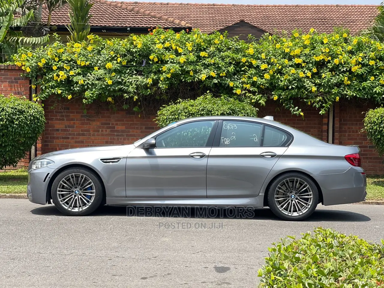 BMW M5 Base RWD 2016 Gray