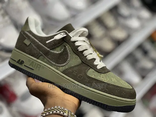 Louis Vuitton The Spot Air Force Nike Air Force X Louis Vuitton