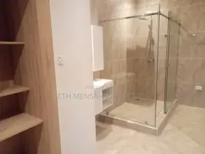 4bdrm House in Ashaley Botwe for sale