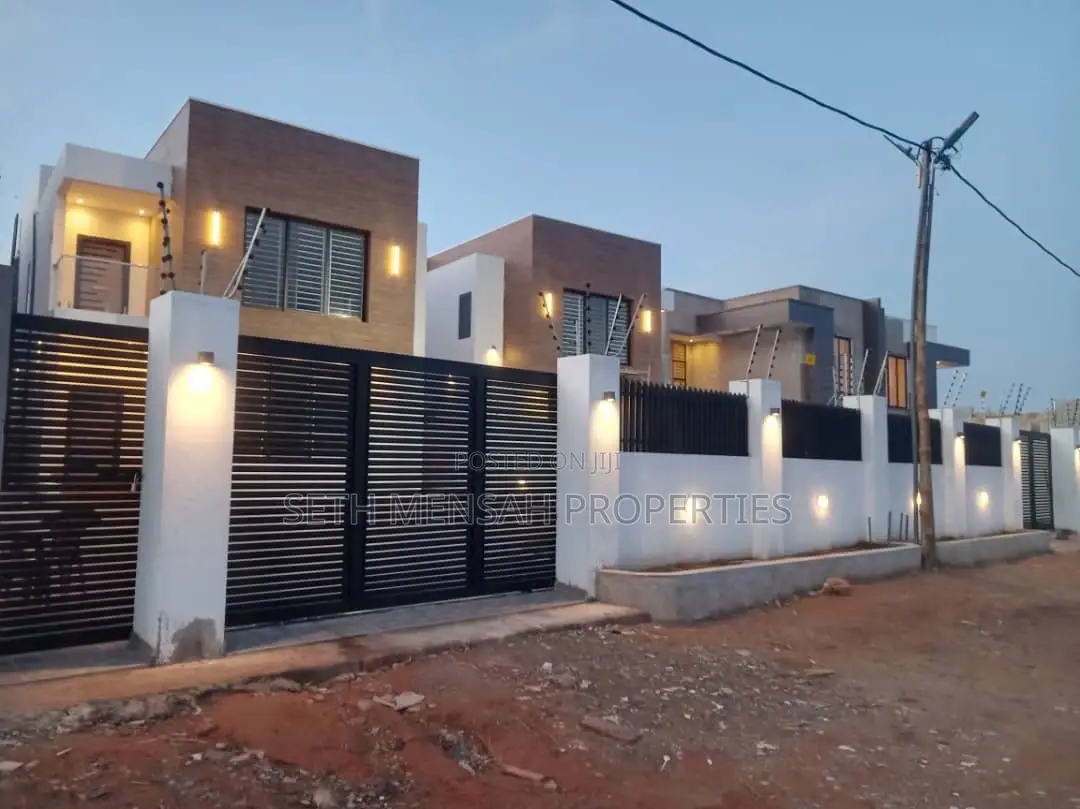 4bdrm House in Ashaley Botwe for sale