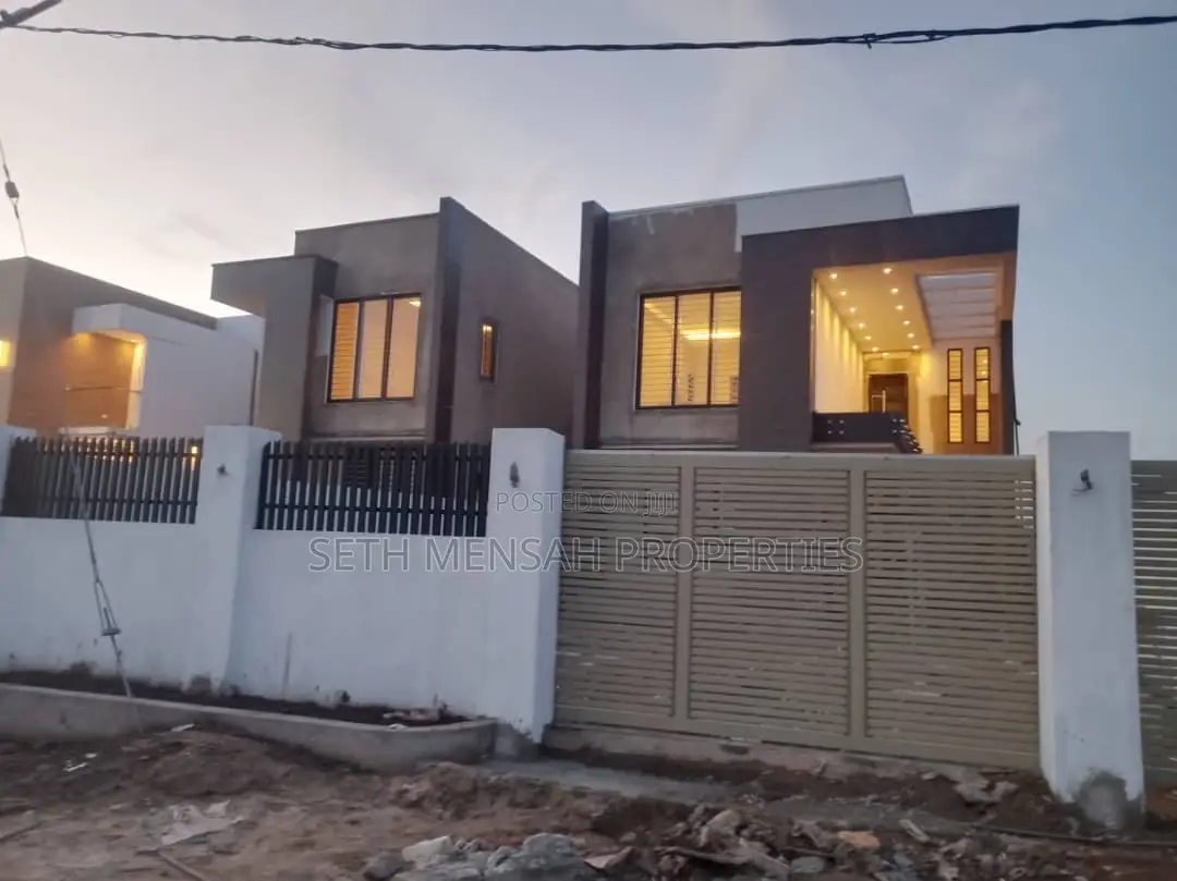 4bdrm House in Ashaley Botwe for sale
