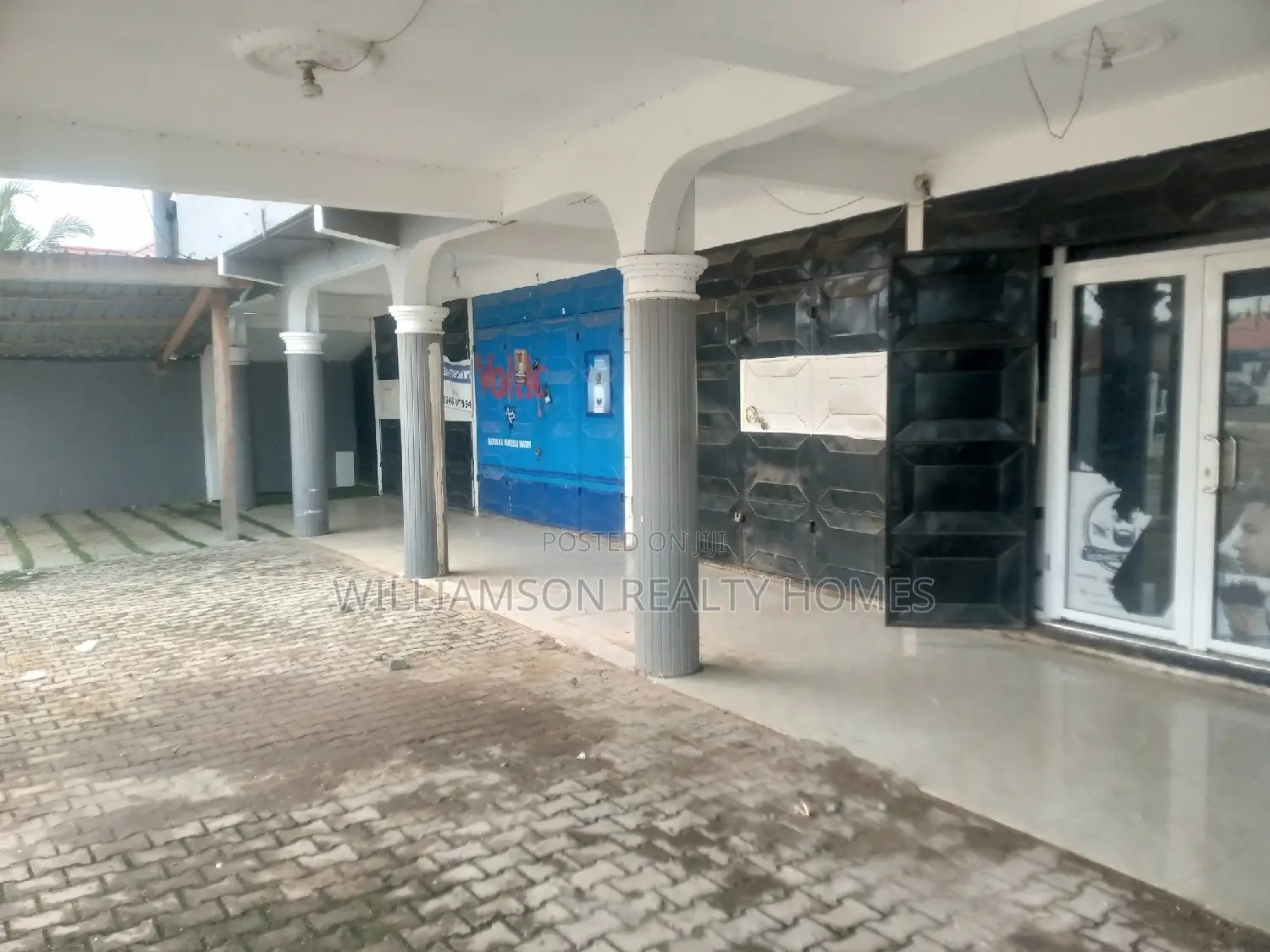 Busy Store/Shop/Office Space/Showroom
