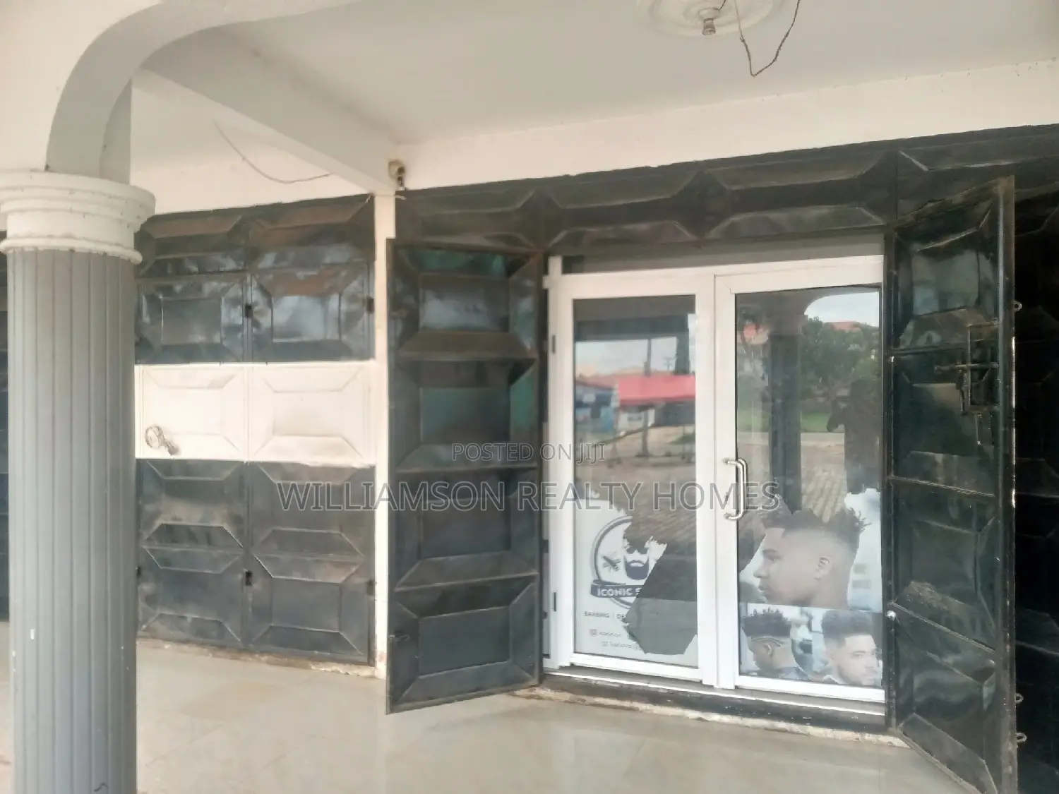 Busy Store/Shop/Office Space/Showroom