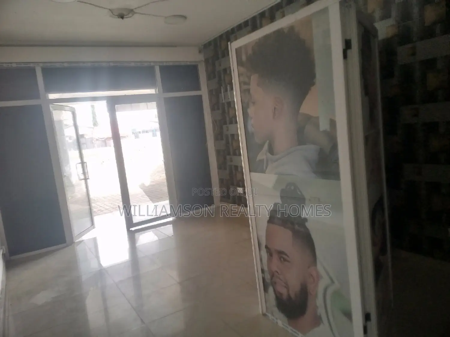 Busy Store/Shop/Office Space/Showroom