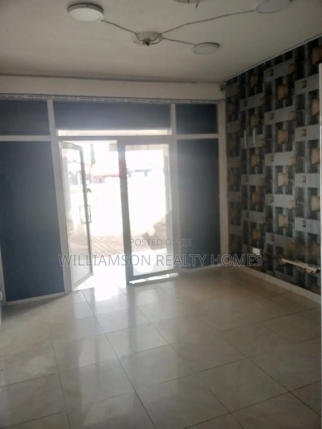 Busy Store/Shop/Office Space/Showroom