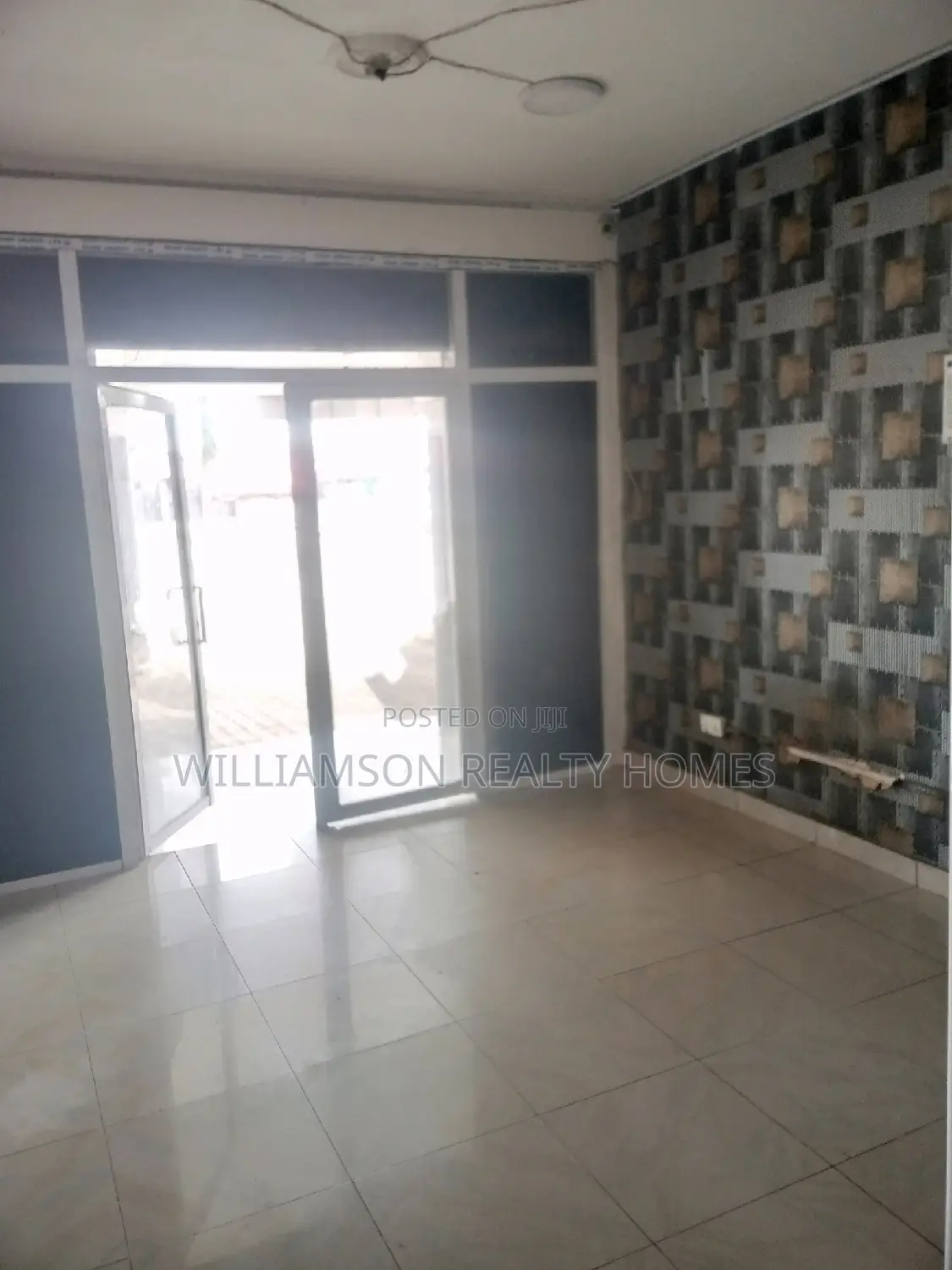 Busy Store/Shop/Office Space/Showroom