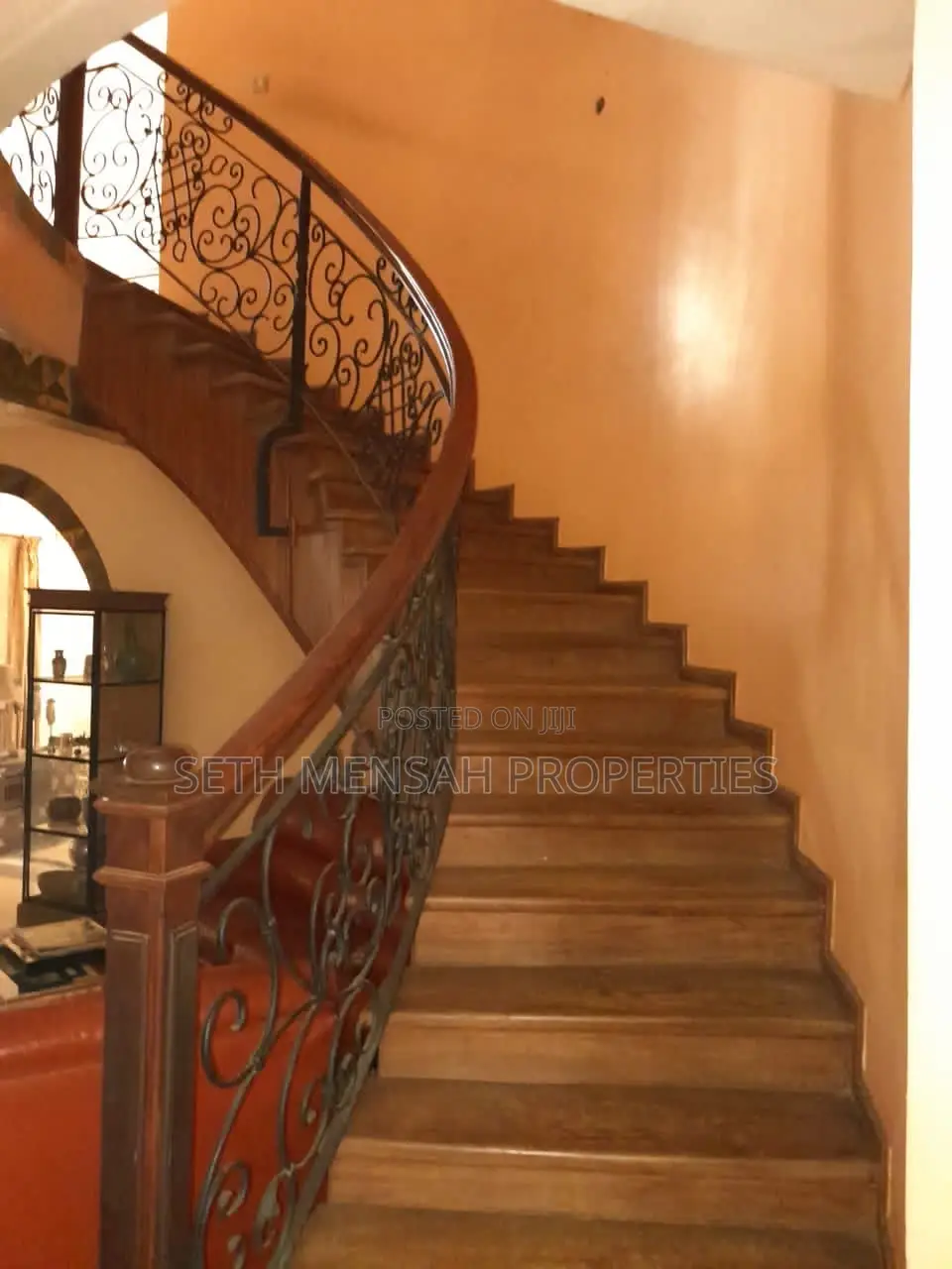 Furnished 6bdrm House in Achimota for sale